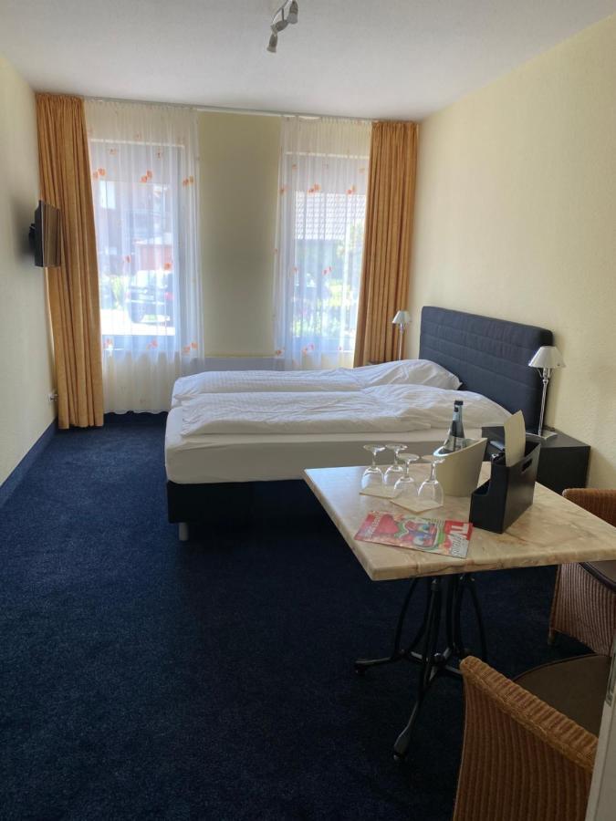 Nordseehotel Benser Hof Am Hafen بينسيرسيال المظهر الخارجي الصورة