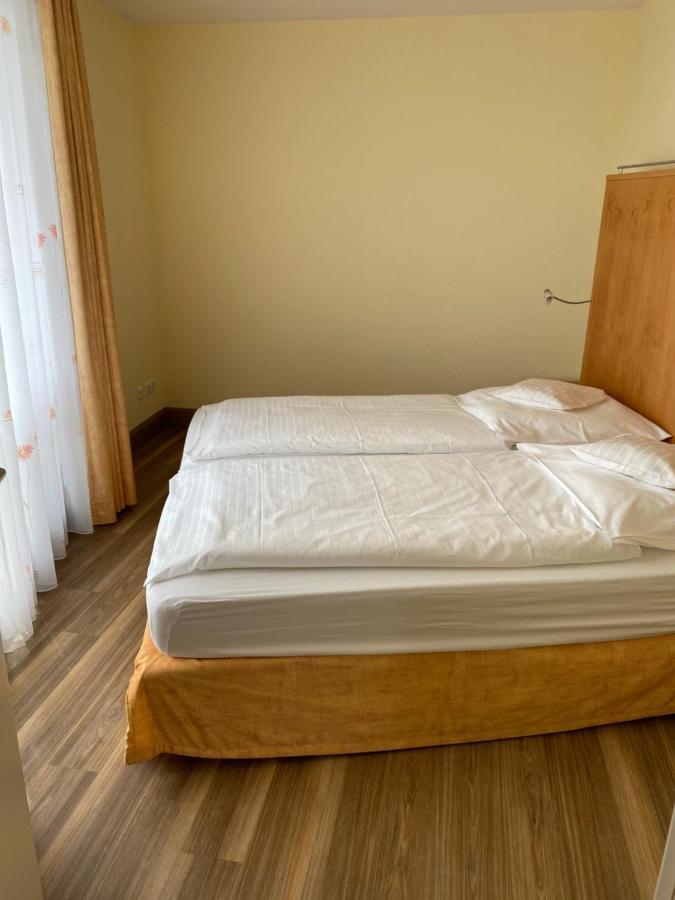 Nordseehotel Benser Hof Am Hafen بينسيرسيال المظهر الخارجي الصورة