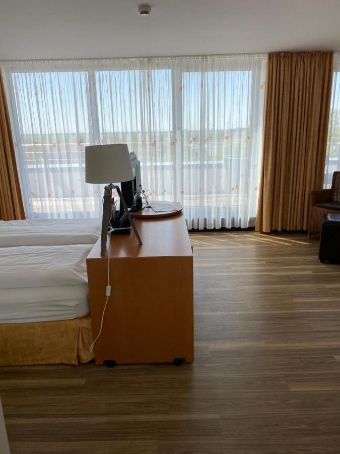 Nordseehotel Benser Hof Am Hafen بينسيرسيال المظهر الخارجي الصورة