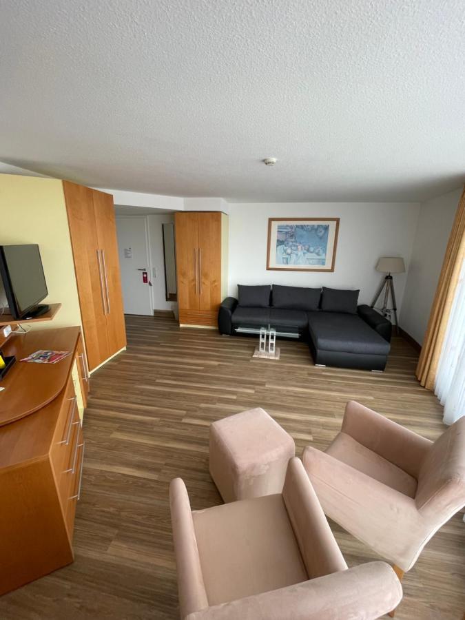 Nordseehotel Benser Hof Am Hafen بينسيرسيال المظهر الخارجي الصورة