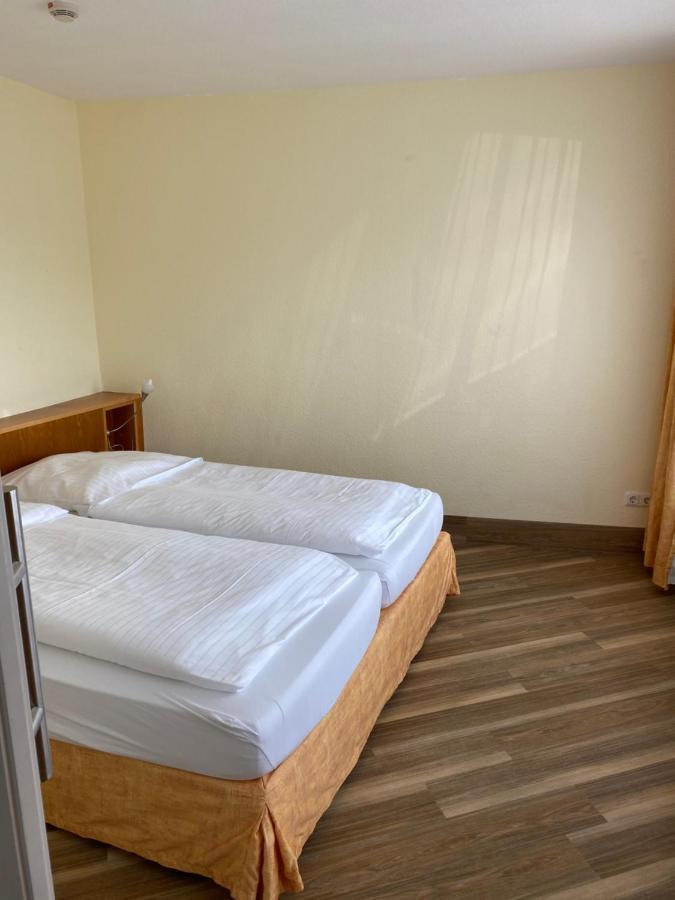 Nordseehotel Benser Hof Am Hafen بينسيرسيال المظهر الخارجي الصورة