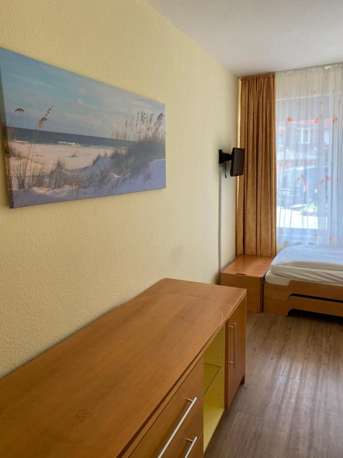 Nordseehotel Benser Hof Am Hafen بينسيرسيال المظهر الخارجي الصورة