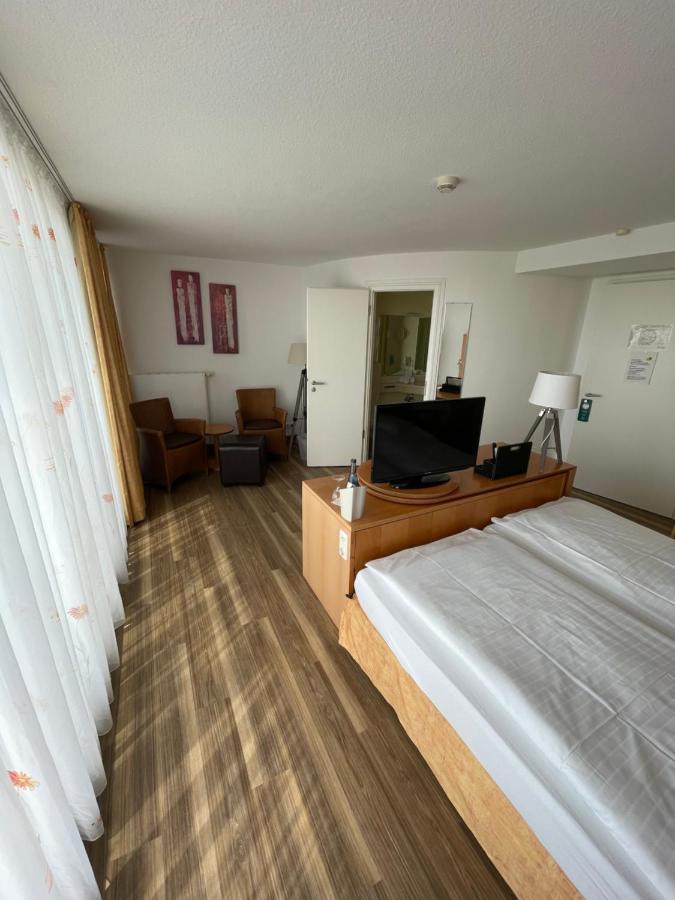 Nordseehotel Benser Hof Am Hafen بينسيرسيال المظهر الخارجي الصورة