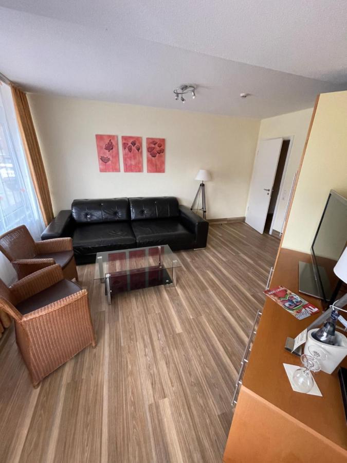 Nordseehotel Benser Hof Am Hafen بينسيرسيال المظهر الخارجي الصورة
