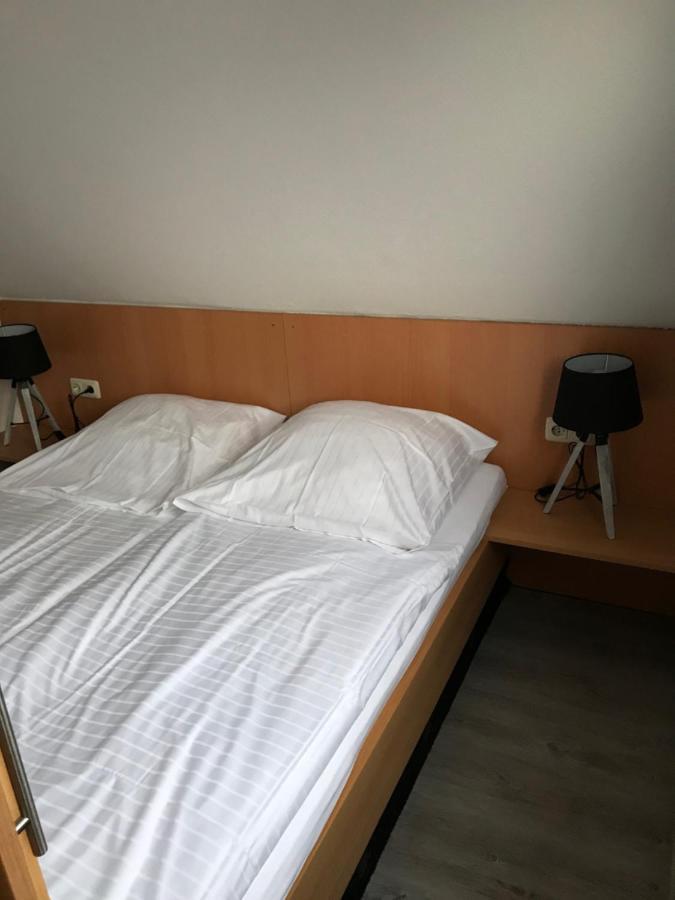 Nordseehotel Benser Hof Am Hafen بينسيرسيال المظهر الخارجي الصورة