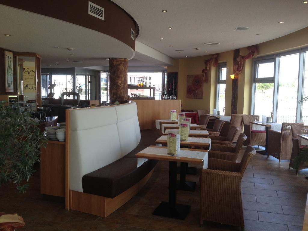 Nordseehotel Benser Hof Am Hafen بينسيرسيال المظهر الخارجي الصورة