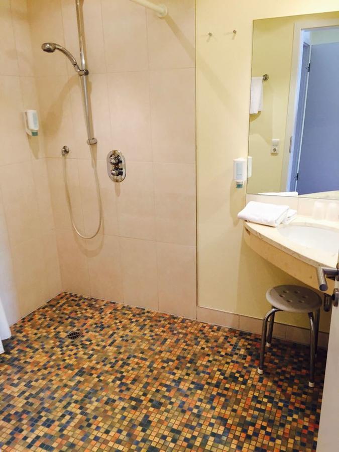 Nordseehotel Benser Hof Am Hafen بينسيرسيال المظهر الخارجي الصورة