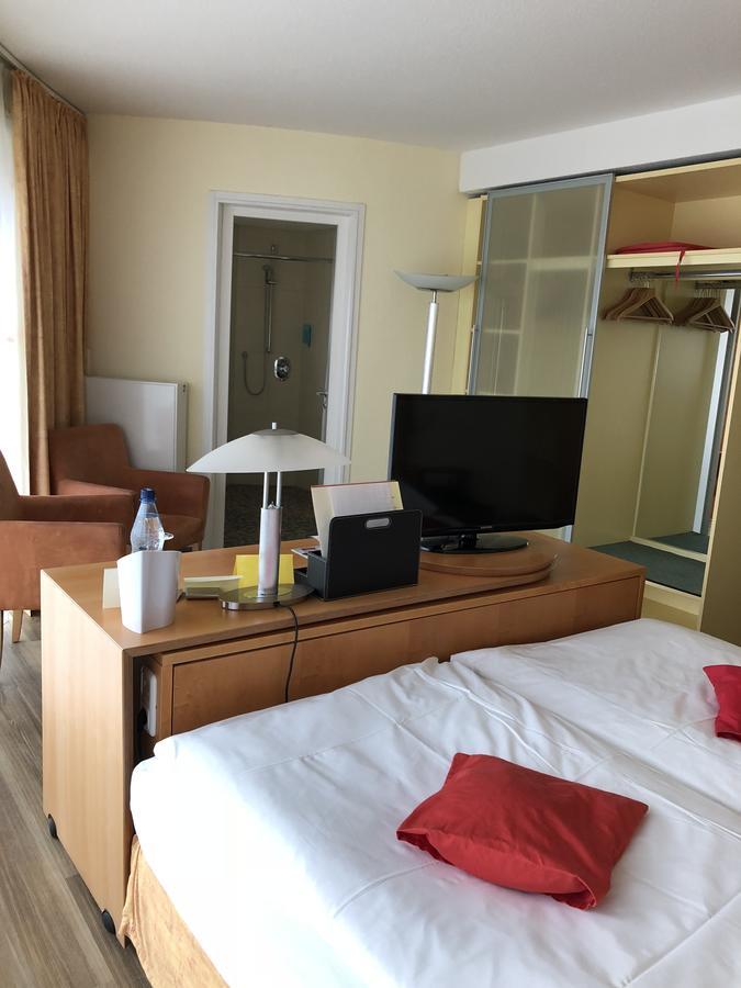 Nordseehotel Benser Hof Am Hafen بينسيرسيال المظهر الخارجي الصورة