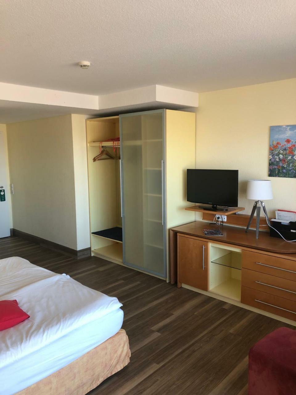 Nordseehotel Benser Hof Am Hafen بينسيرسيال المظهر الخارجي الصورة