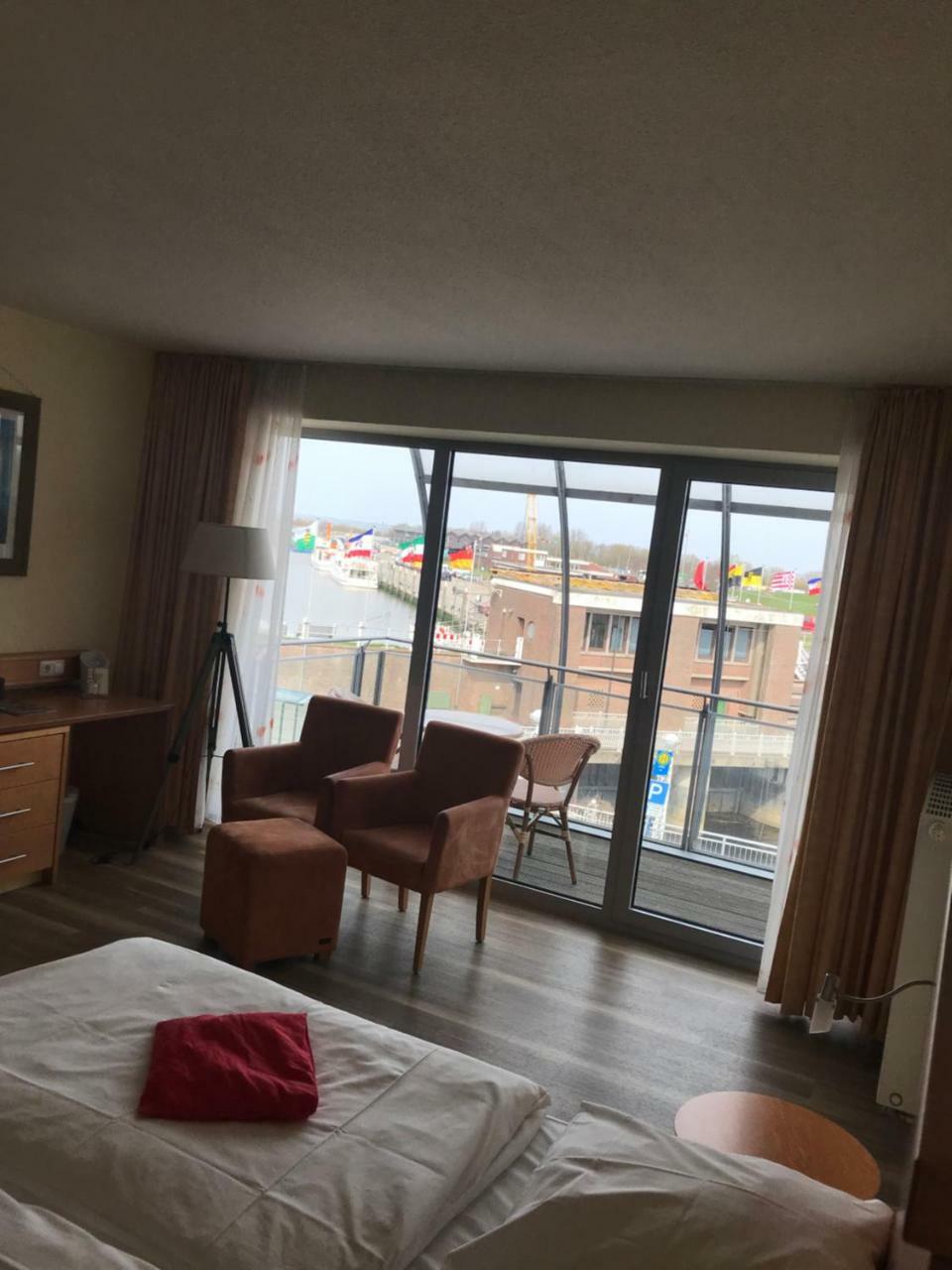 Nordseehotel Benser Hof Am Hafen بينسيرسيال المظهر الخارجي الصورة