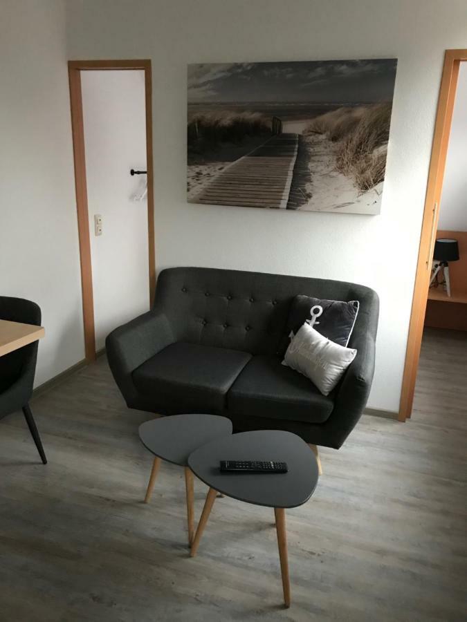 Nordseehotel Benser Hof Am Hafen بينسيرسيال المظهر الخارجي الصورة